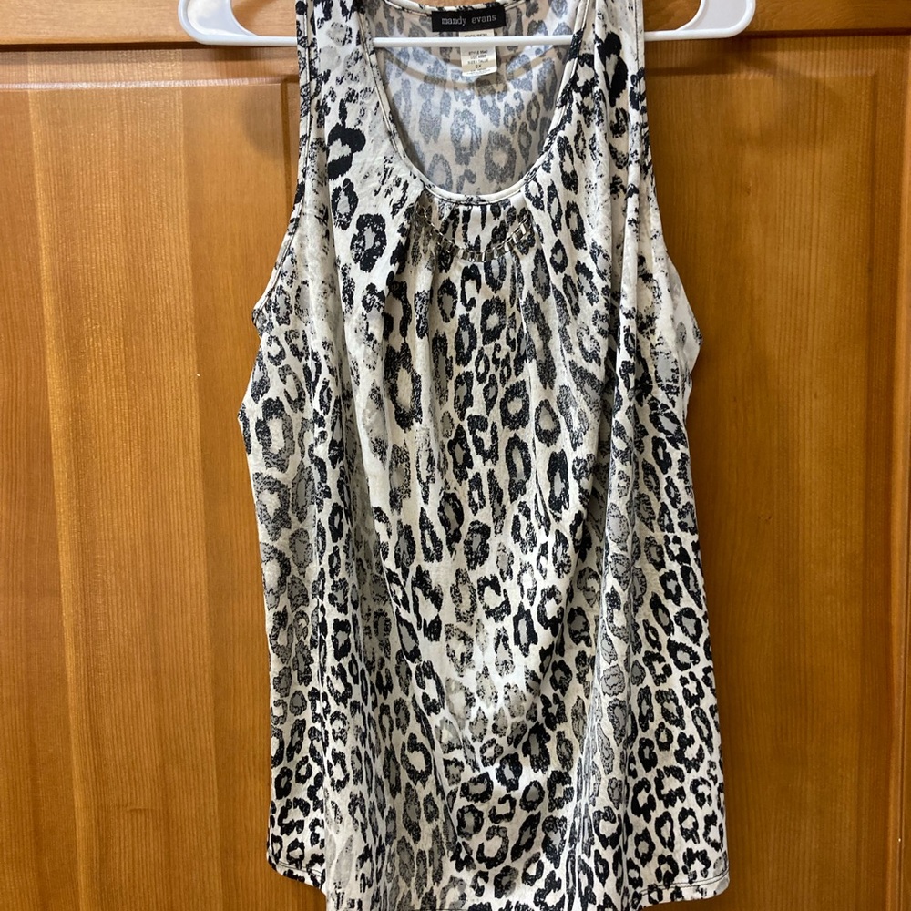 Like new, Mandy Evans 2xl animal print top.
